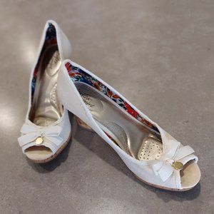 DEXFLEX COMFORT Women's Canvas Upper Peep Toe Cork Heel Wedge w/Bow Ivory 8.5W
